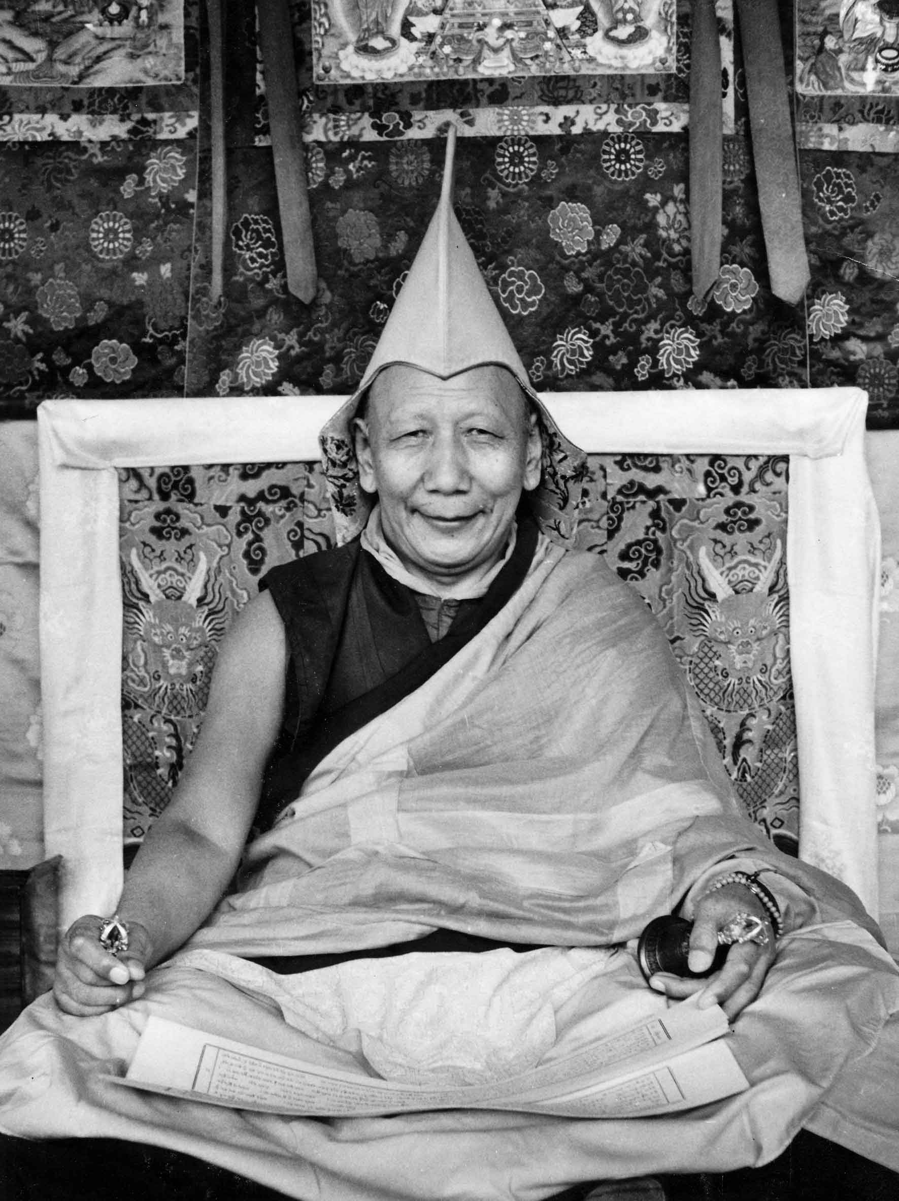 HH-6th-Yongzin-Ling-Rinpoche